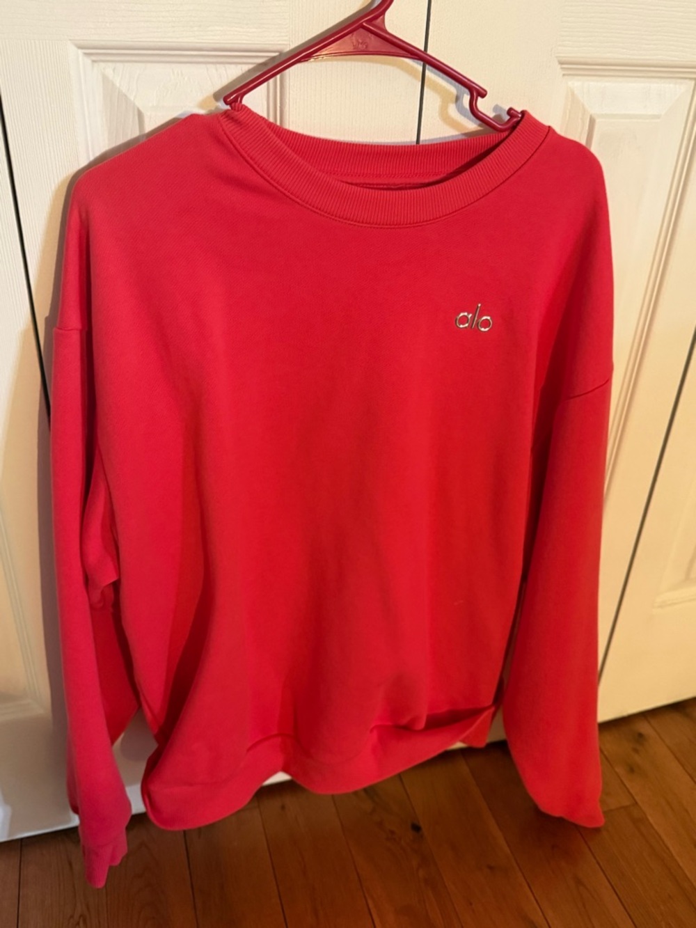 Alo Yoga Candy Red Logo Sweatshirt - Picture 4 of 8